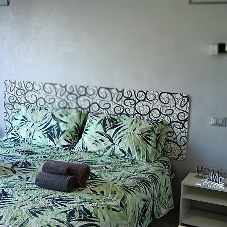 Hotel La Famiglia Doppia Ca Bianca Esterno foto